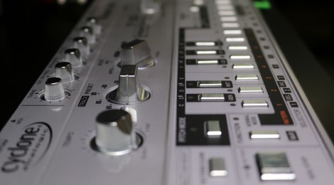 Cyclone Analogic TT-303とRoland AIRA TB-3を比べてみた。 – TinySymphony