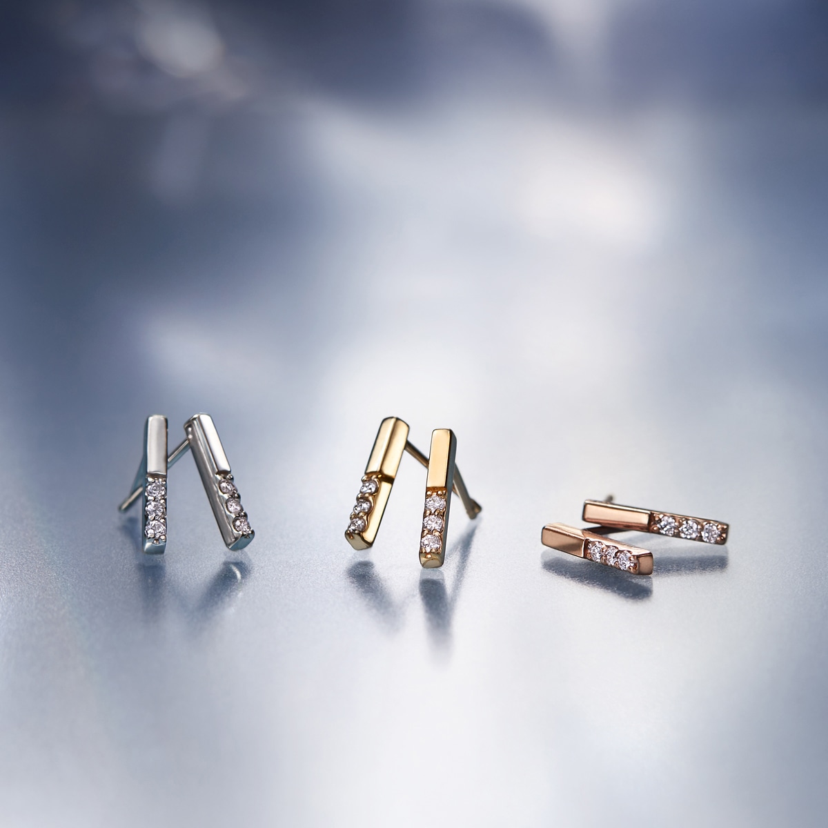 K10ホワイトゴールドダイヤモンドピアス(RPE165-001)|TSUTSUMI