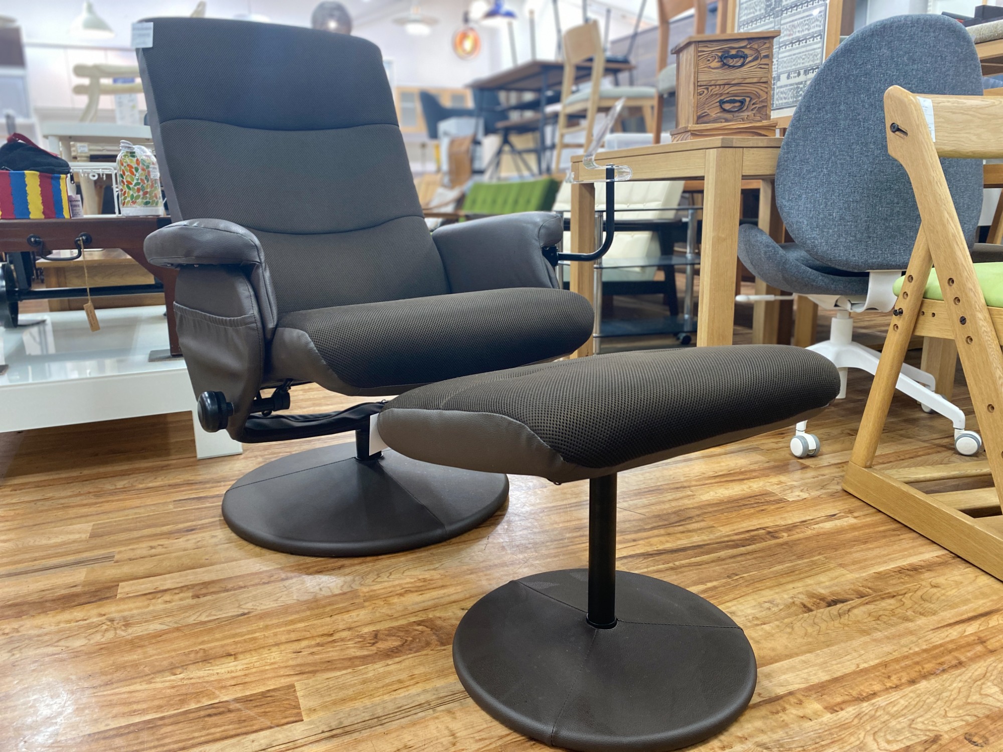 オットマン付き♪】NITORI(ニトリ)のリクライニングチェアをご紹介