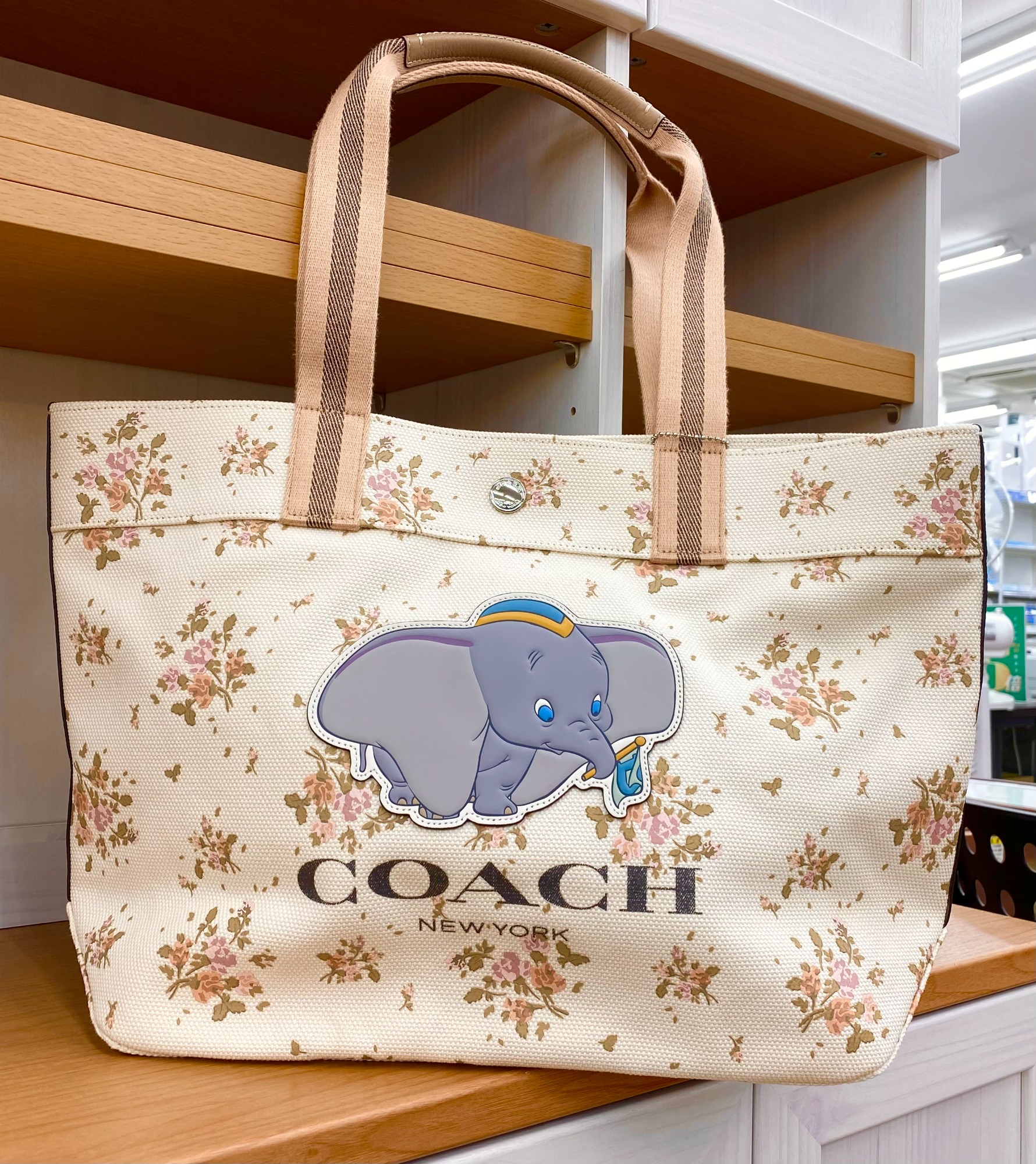 COACH(コーチ)×DISNEYのダンボ トートバッグを入荷いたしました