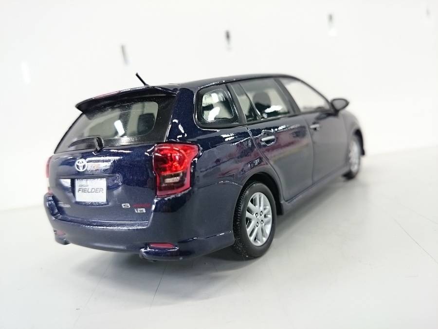 トヨタ・カローラフィールダー非売品カラーサンプル入荷!!【吉川店