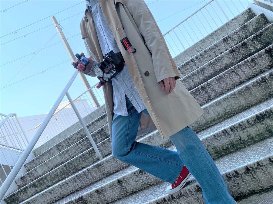 仮面ライダービルドより桐生戦兎モデルのトレンチコートが買取入荷