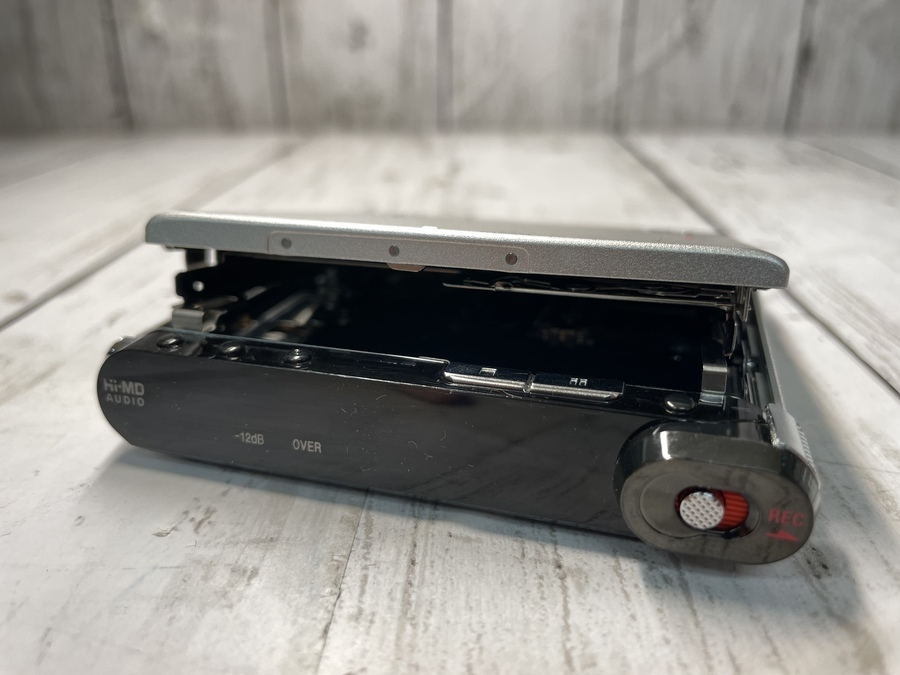 SONY(ソニー) “Hi-MDウォークマン” MZ-RH1が 買取入荷致しました