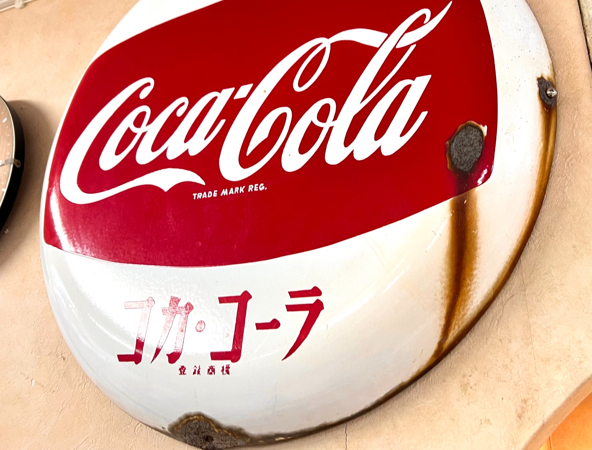 Coca Cola（コカ・コーラ） 1960年代ホーロー看板 が買取入荷致しまし