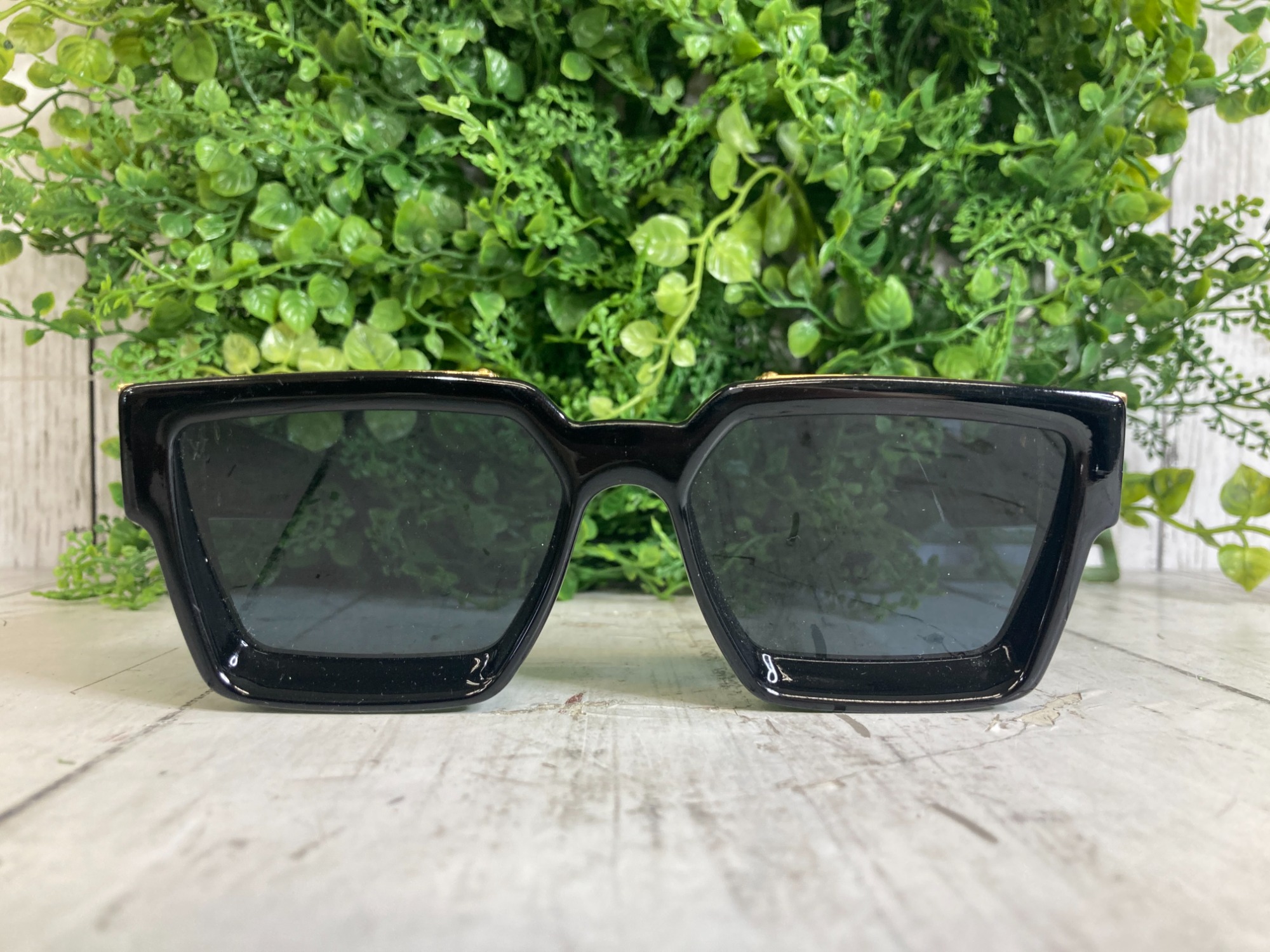 LOUIS VUITTON(ルイヴィトン) サングラス Z1165Wを買取入荷しました