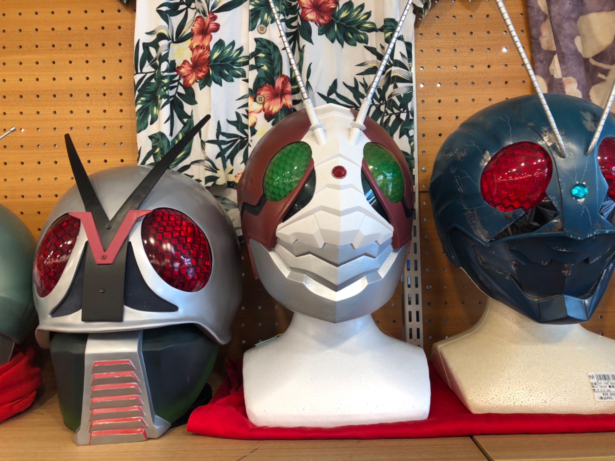 あの時の仮面ライダーがそのまま！！レプリカマスクをいくつか新入荷