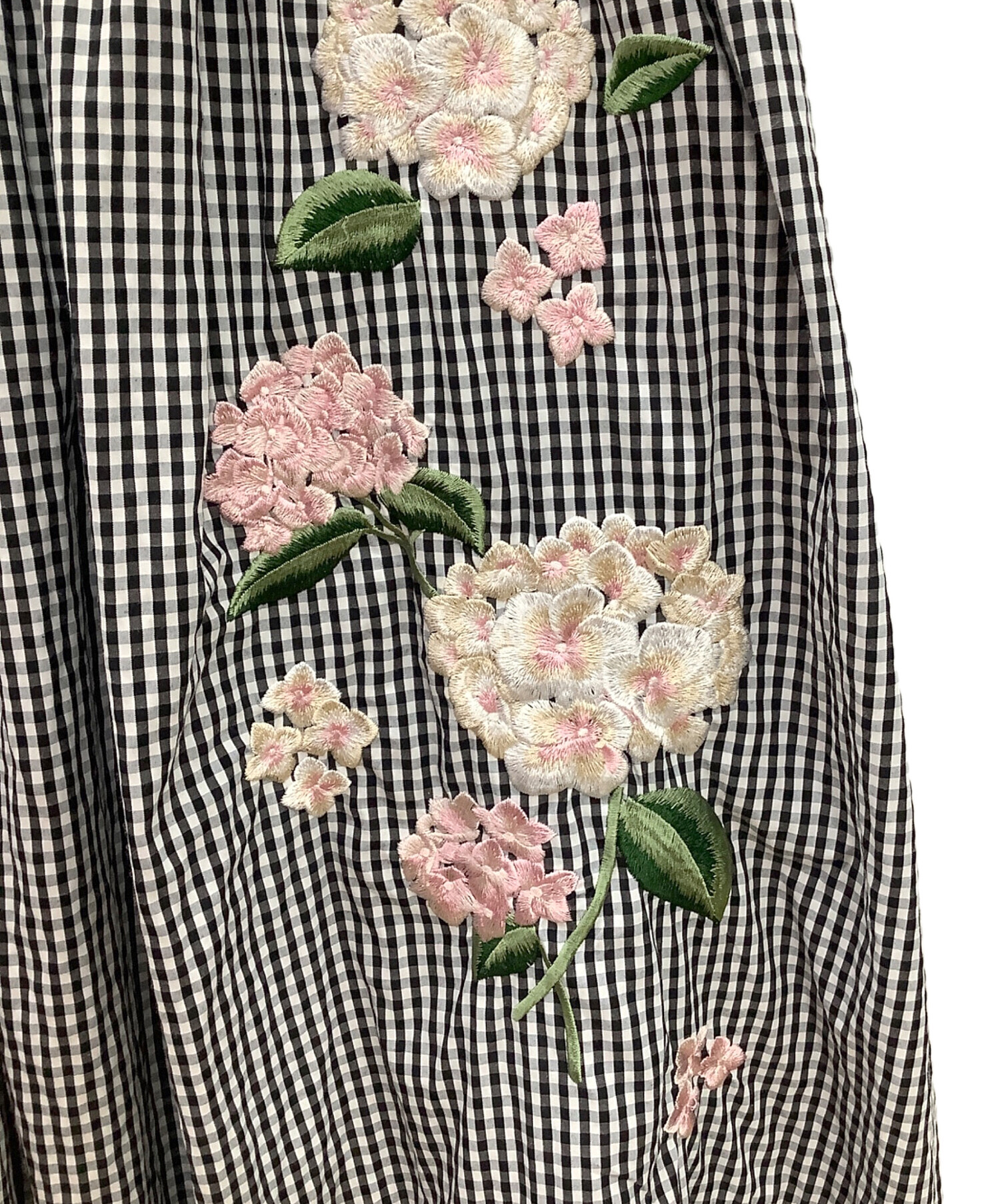 中古・古着通販】CHESTY (チェスティ) 紫陽花刺繍ワンピース ブラック