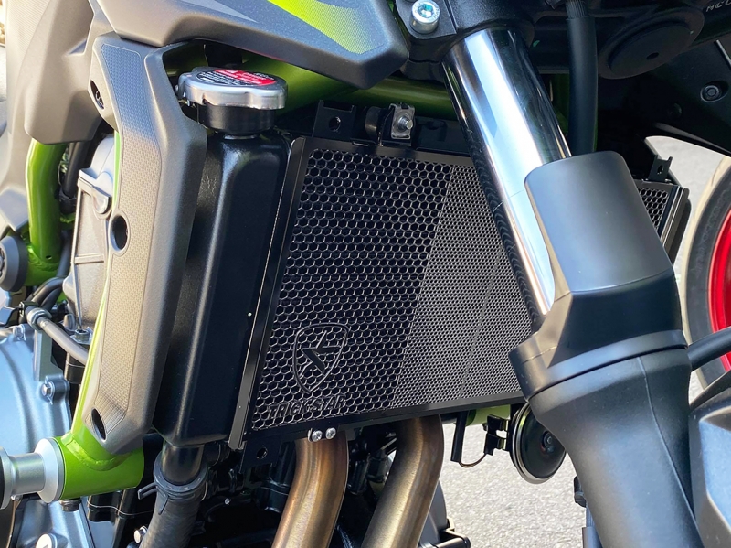 トリックスター / Ninja650(17-26)・Z650(17-24) ラジエターコアガード