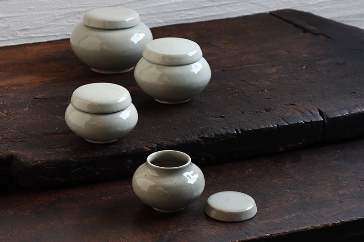 日高伸治 4 青白磁蓋付薬壺 大 ｜ 暮らしのうつわ花田 和食器 通販