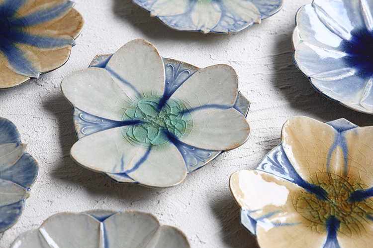 雪ノ浦裕一 31 琥珀釉花形三方皿 ｜ 暮らしのうつわ花田 和食器 通販