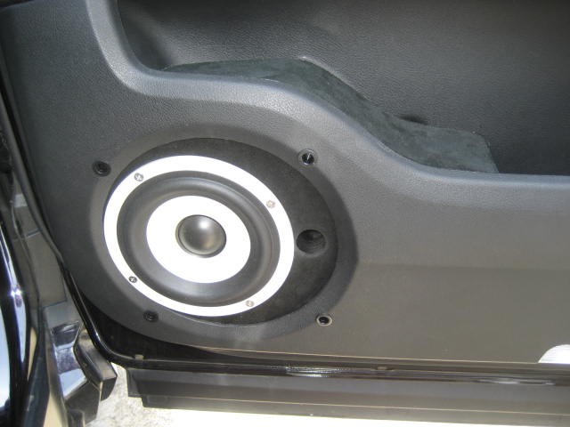 K様エリシオン フルBewith Accurateシリーズにサブウーハーを追加