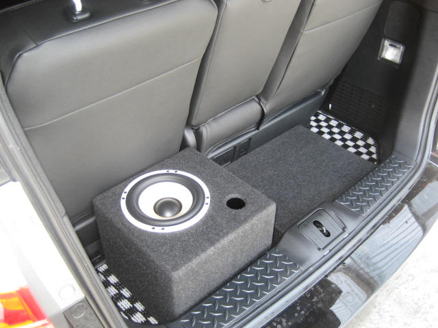 K様エリシオン フルBewith Accurateシリーズにサブウーハーを追加