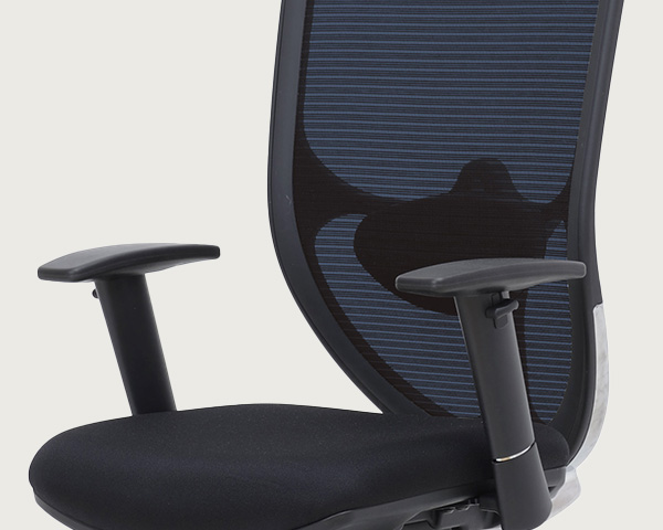 座り心地を追求したハイバックアームチェア、ラウンドアームチェア等