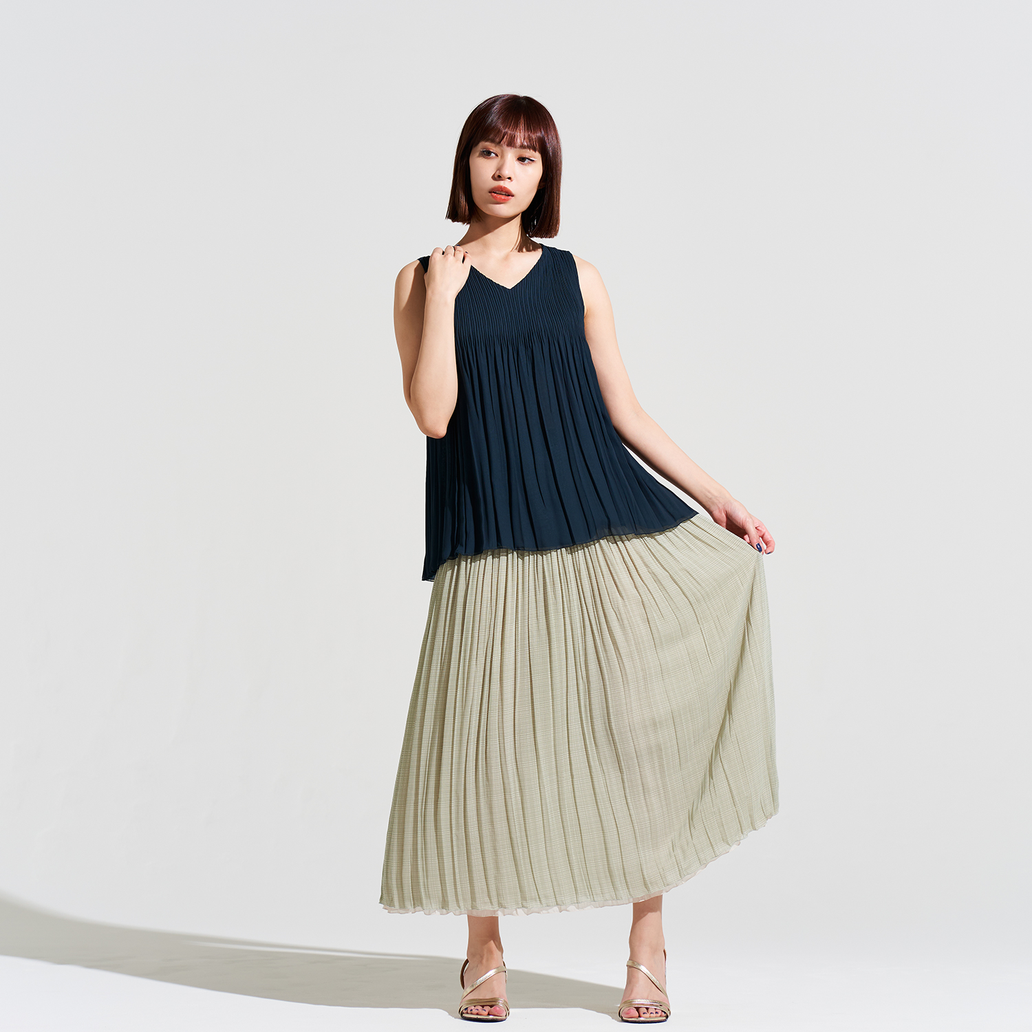 REVERSIBLE PLEATS スカート｜VIVIENNE TAM（ヴィヴィアンタム）公式