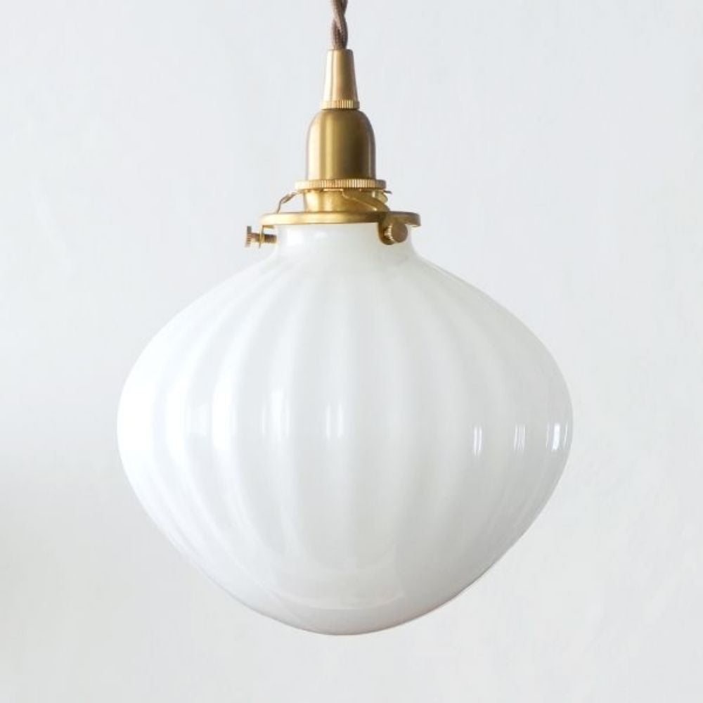 シェード – アンティーク家具と雑貨の店 ビクトリアンクラフト