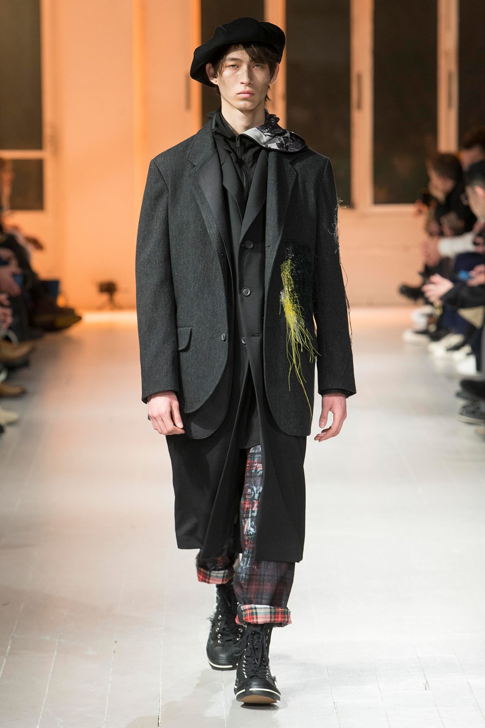 AUTUMN / WINTER 2020-21 | Yohji Yamamoto (ヨウジヤマモト) Official