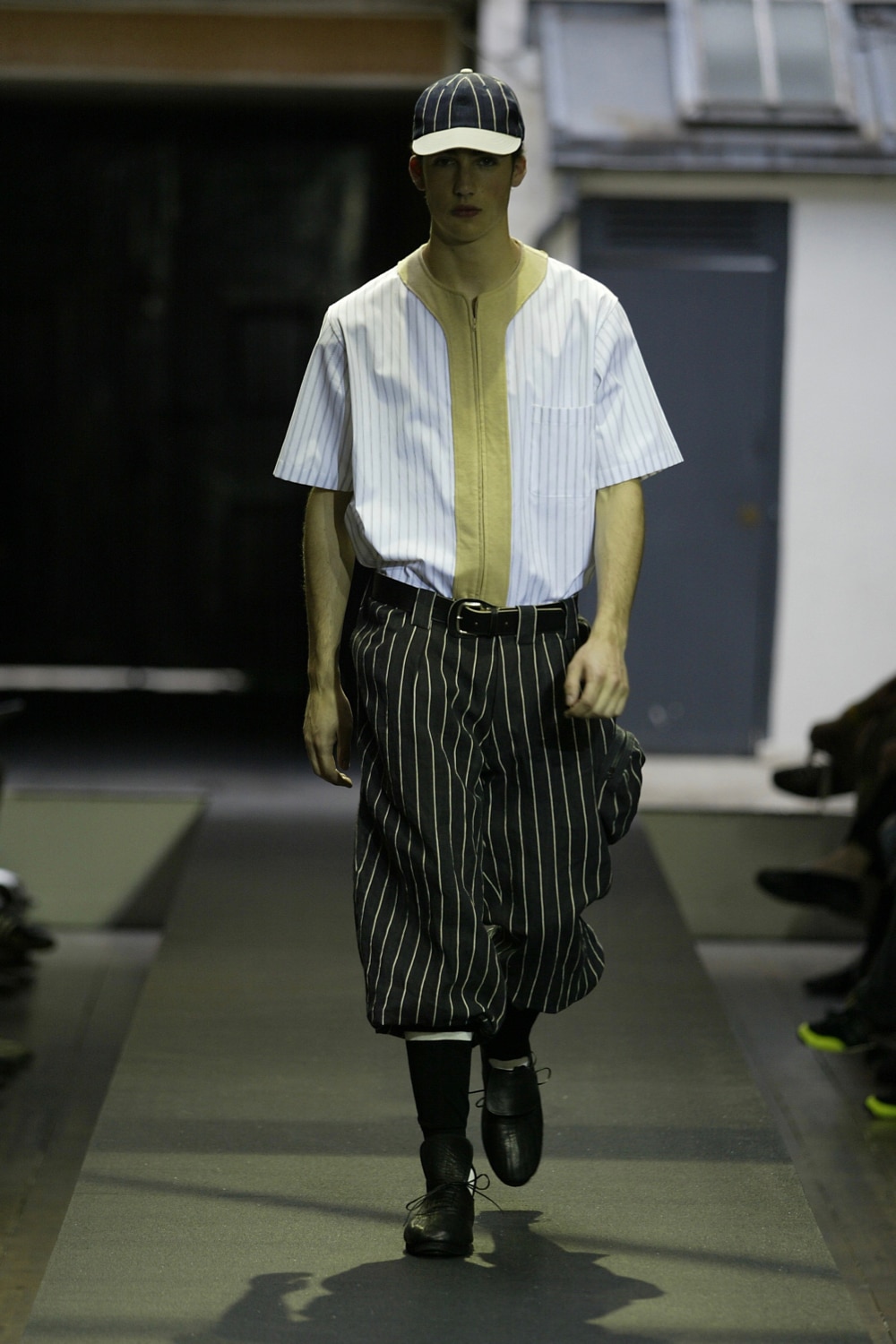 SPRING / SUMMER 2006 | Yohji Yamamoto (ヨウジヤマモト) Official Site