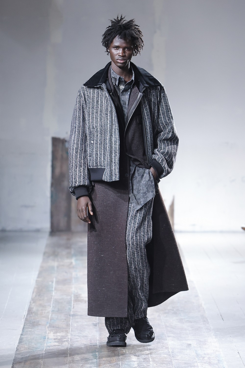 AUTUMN / WINTER 2024-25 | Yohji Yamamoto (ヨウジヤマモト) Official
