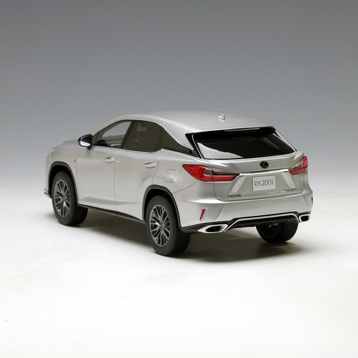 Kyosho Samurai 1:18 Lexus RX Platinum Silver KSR18014S – YomaCarModel