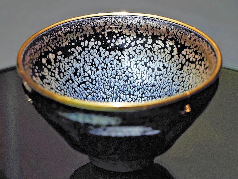 蔵から超凄い古美術品が出てきた。陶器、茶碗、茶器、茶道具、土器