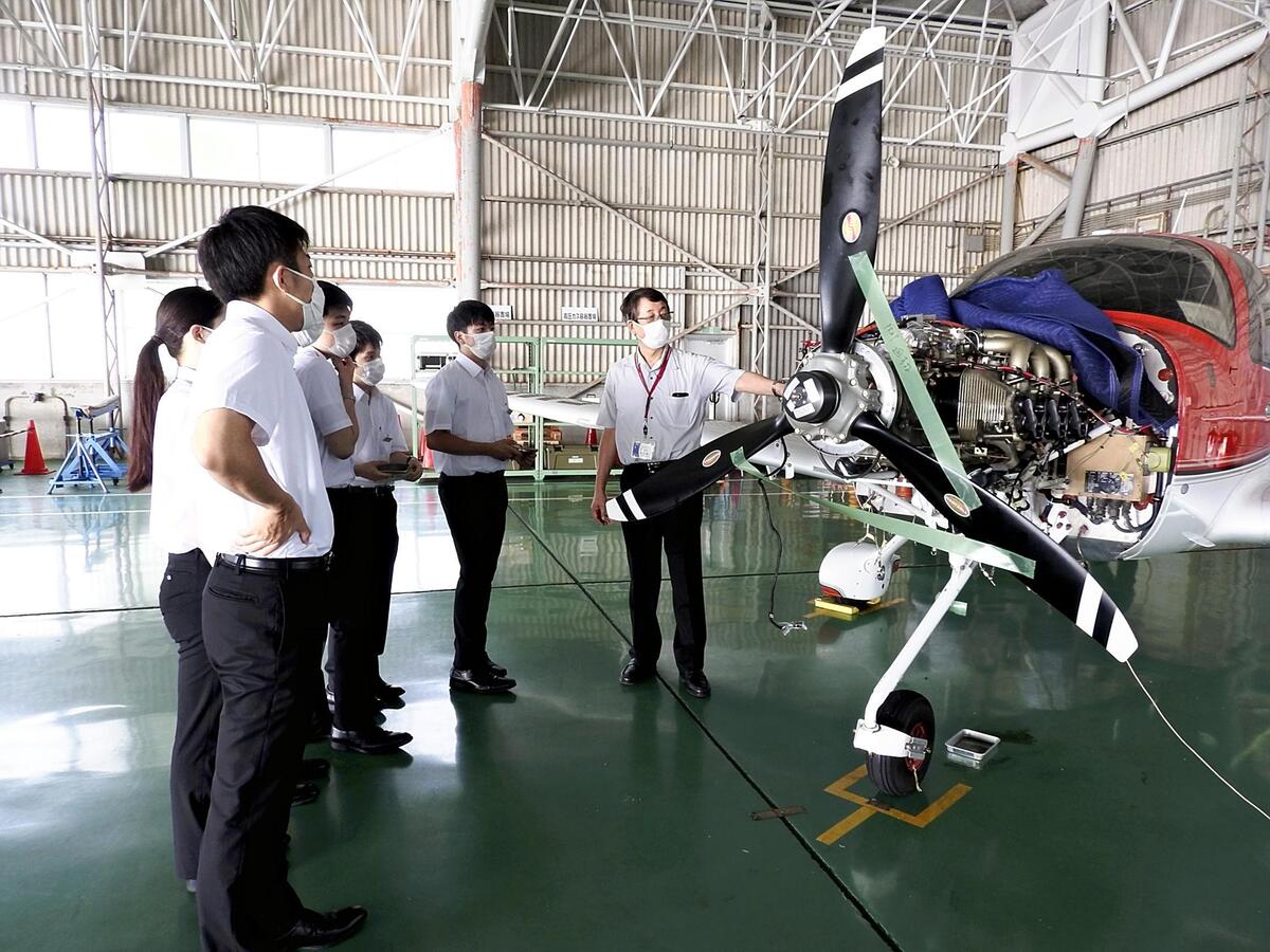 フライト訓練滞る航空大学校、年間卒業生の2倍近くが自宅待機に…定員