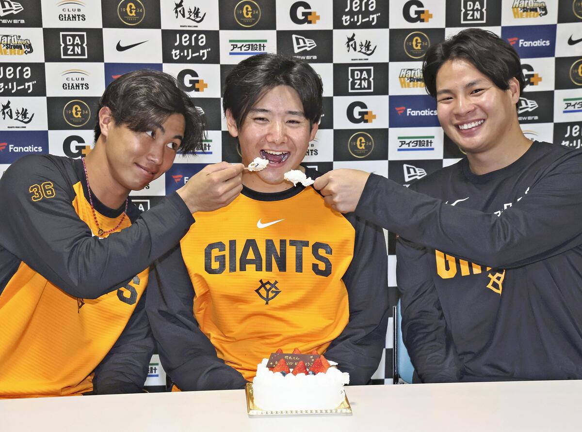 巨人のドラフト1位ルーキー・竹丸和幸が24歳の誕生日、仲間から