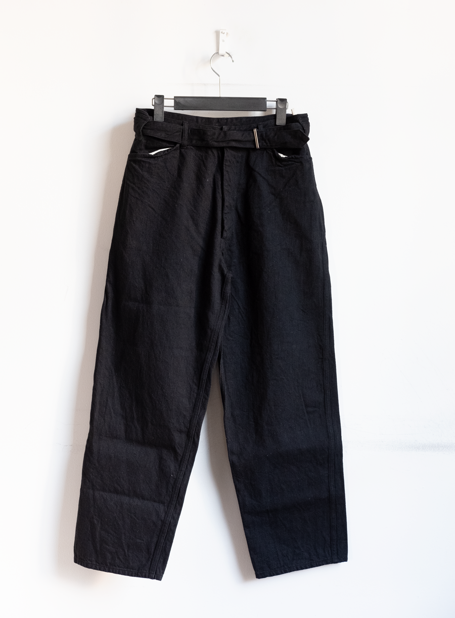 COMOLI デニム ベルテッドパンツ | 大阪心斎橋のメンズ洋服のセレクト