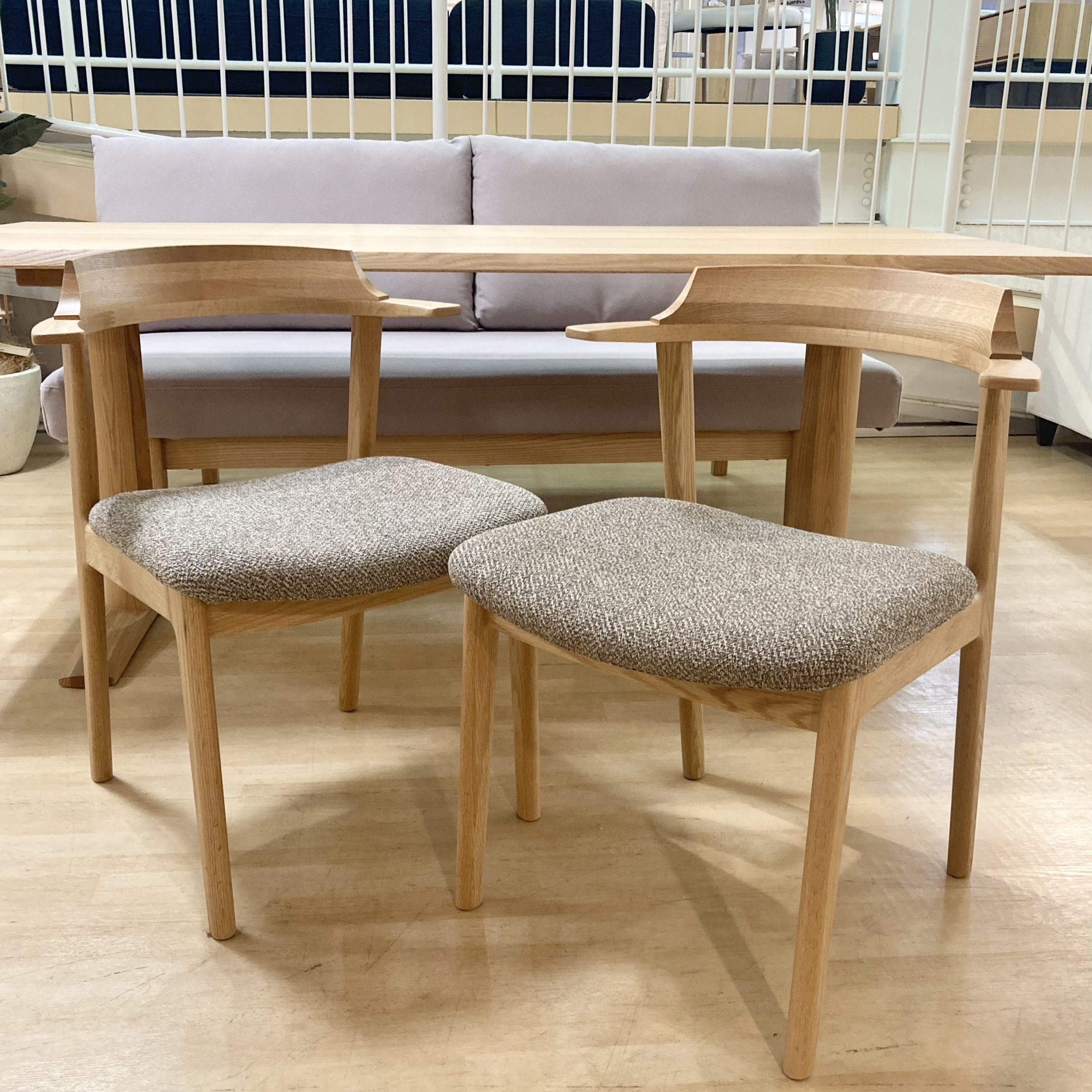 ダイニングチェア DC355-1W – 商品カタログ