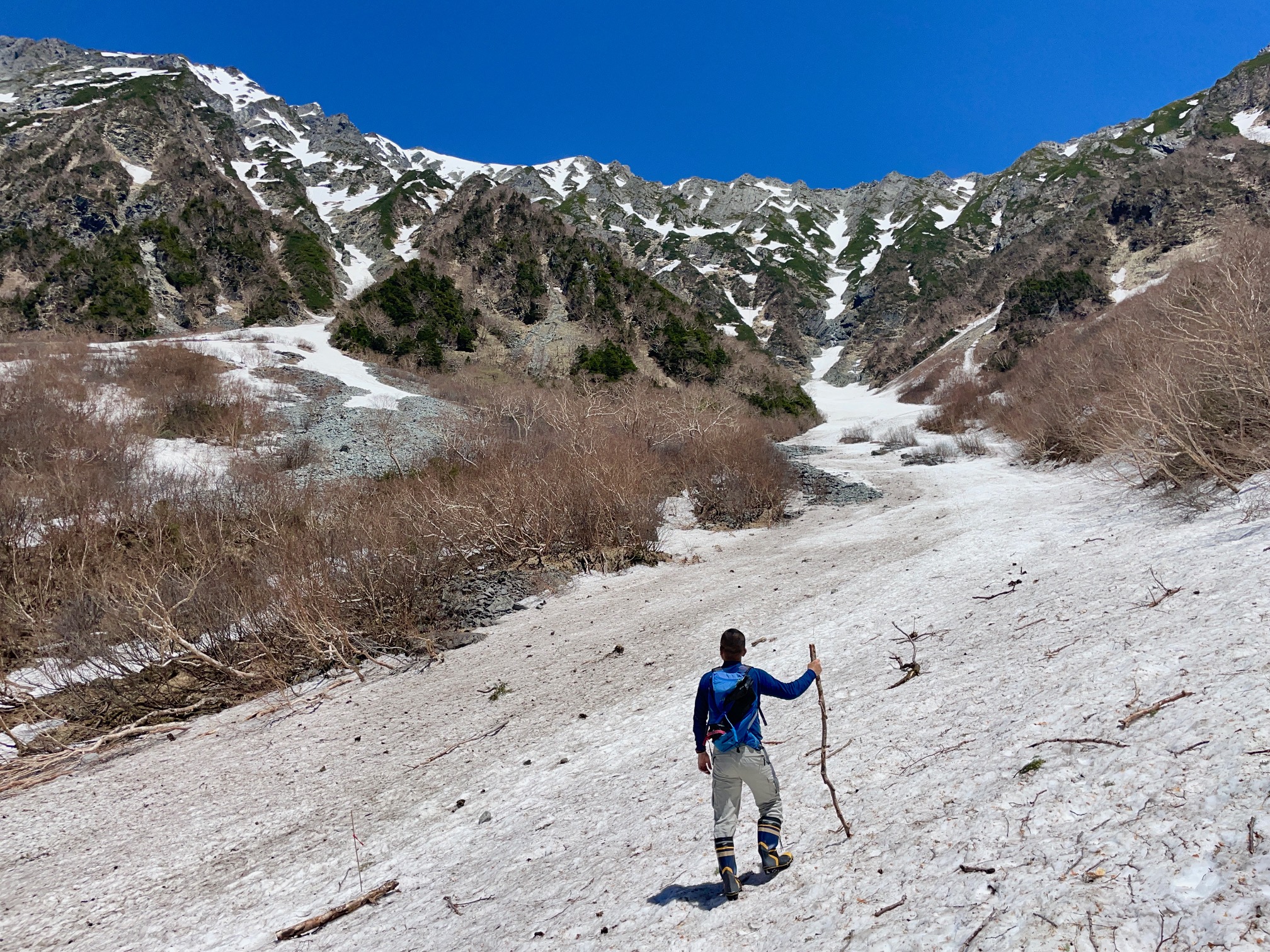 岳沢雪渓のご案内 | 岳沢小屋 | 槍ヶ岳山荘グループ