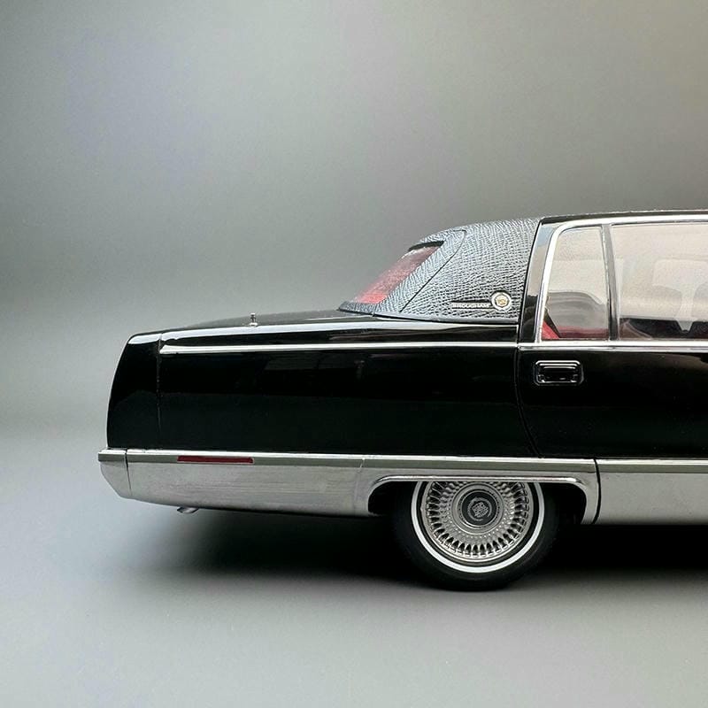 Xiaoguang 1:18 Cadillac Wood Die-Cast Model Car – YX car model