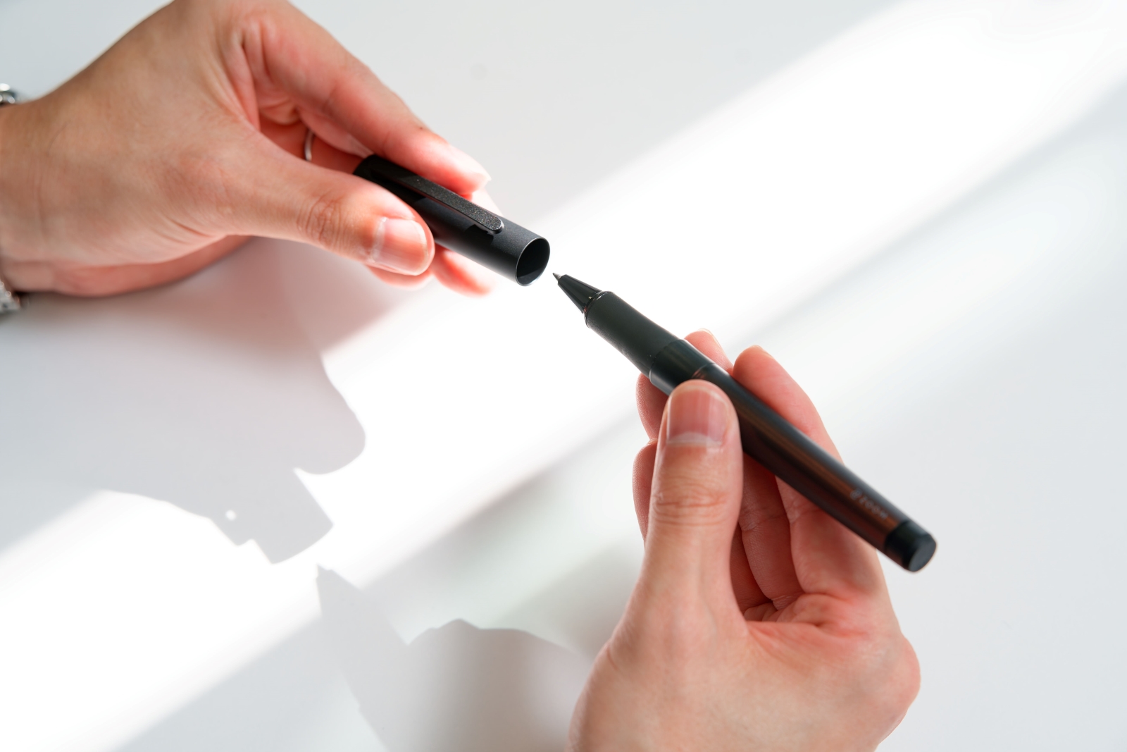 透明と不透明の往復」を再解釈したZOOM L1新6色展開で大人の創造性を