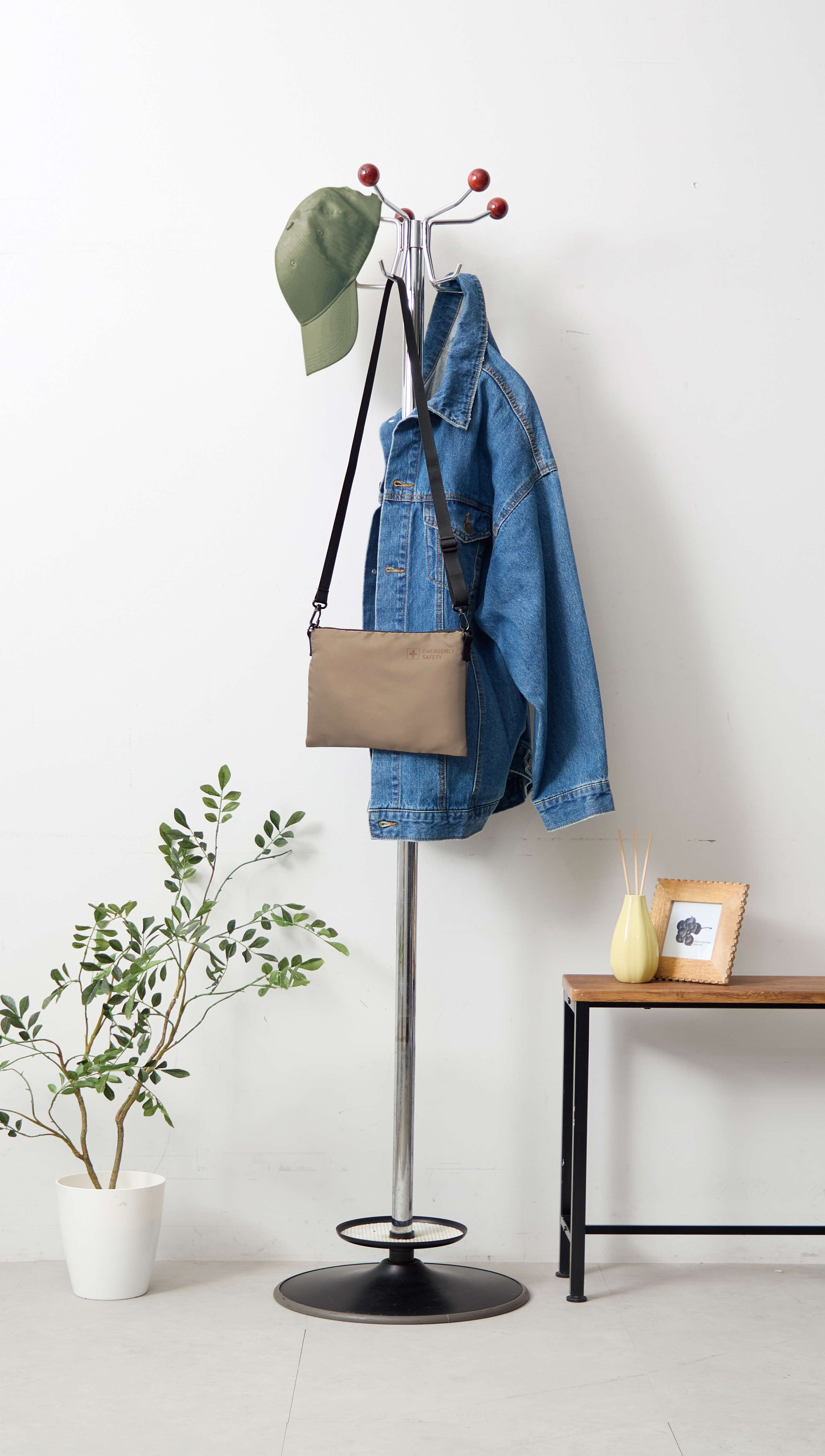 サコッシュ防災セット| 株式会社ゼニス