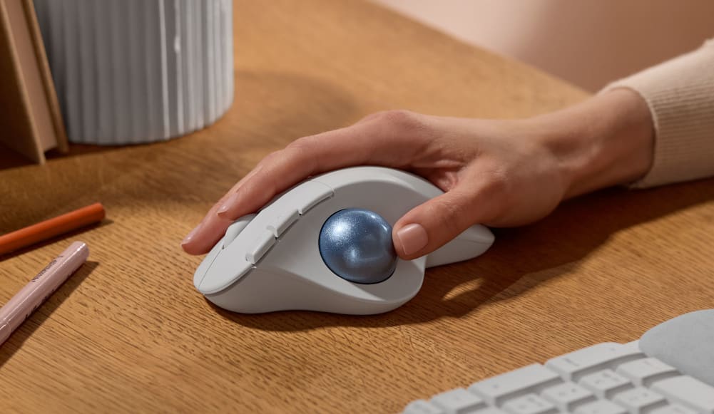 ロジクール、トラックボールマウス名機2製品を刷新し、静音クリックの