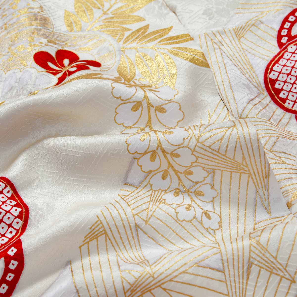 振袖袴： R2107最高峰絞り染元「滝泰」白 疋田鹿の子絞り 紅梅に松竹