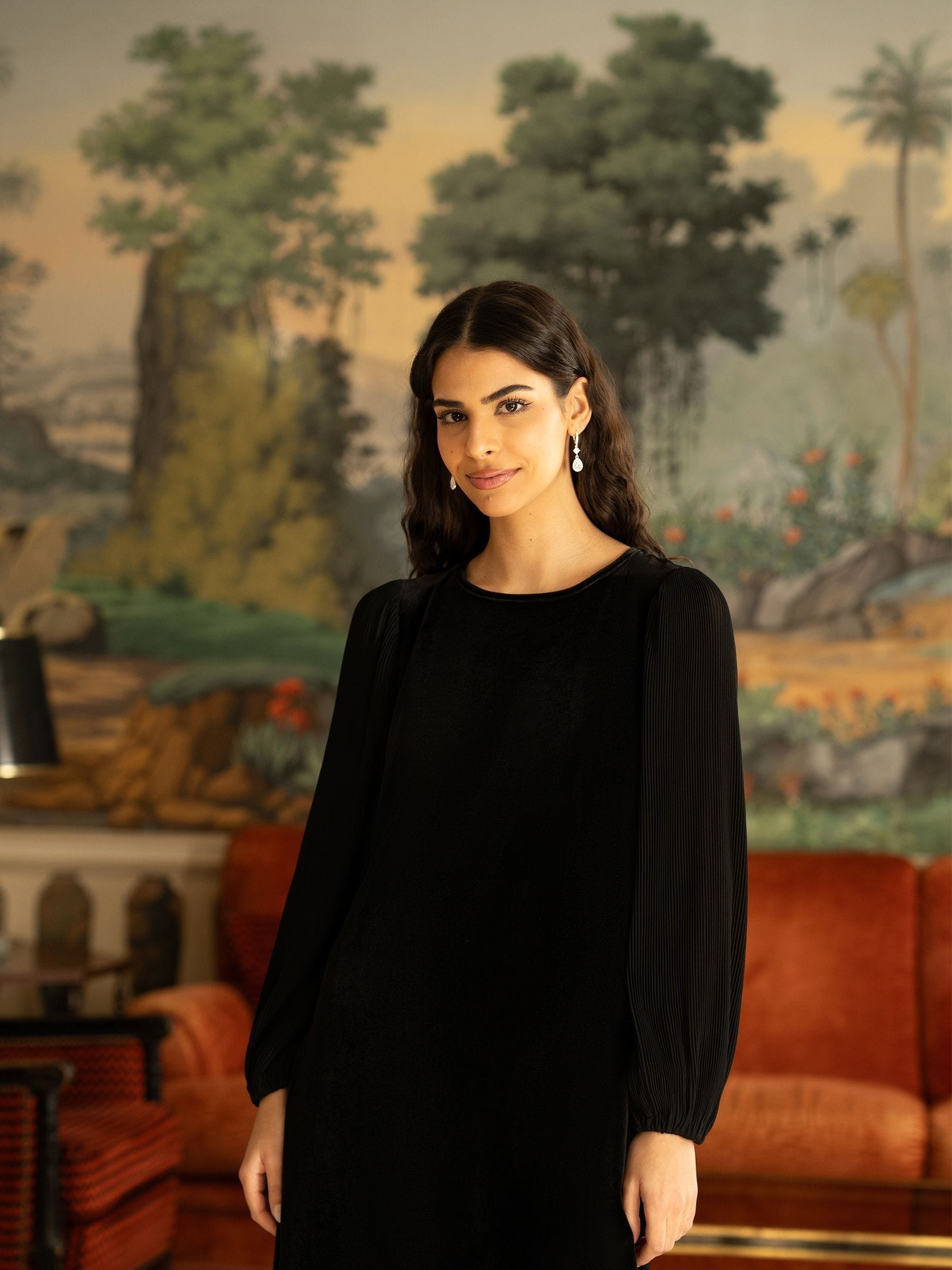 Buy Yumi Black Tunic Dress with Pleated Balloon Sleeves And Tie