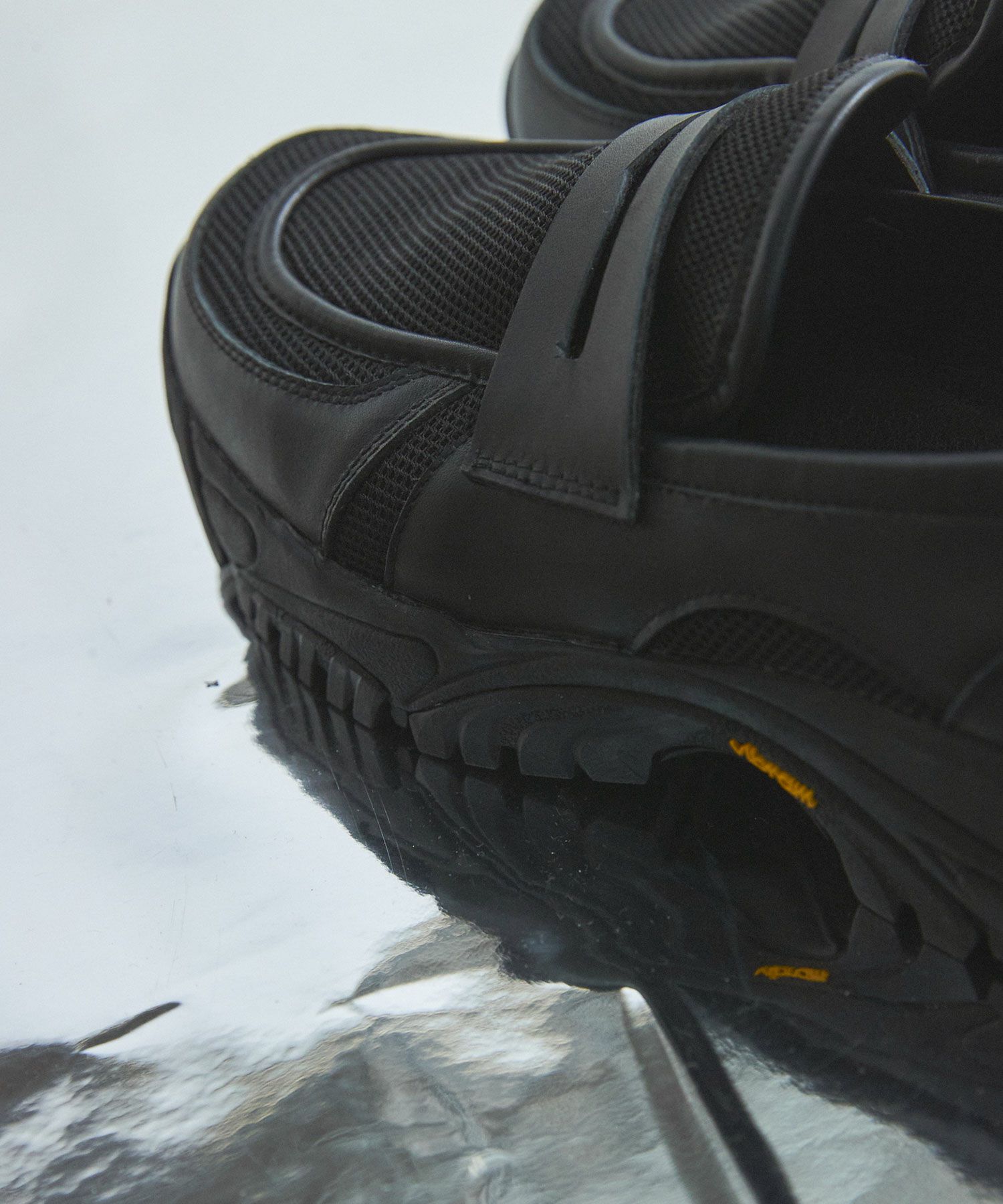 VIBRAM×OPENING ACT] ボリュームVIBRAMソールメッシュ×リアルレザー