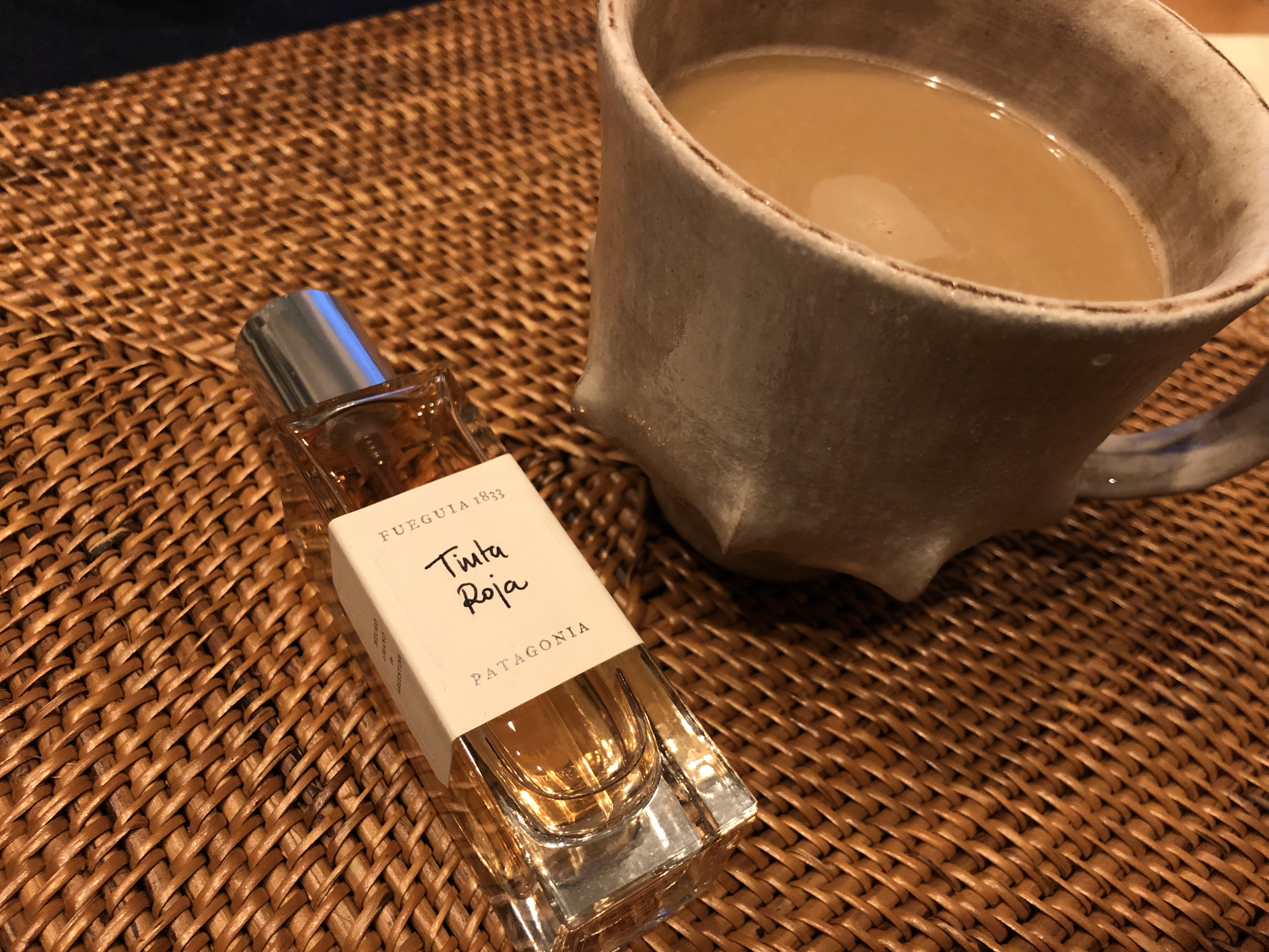 FUEGUIA 1833 / Tinta Roja – 香迷