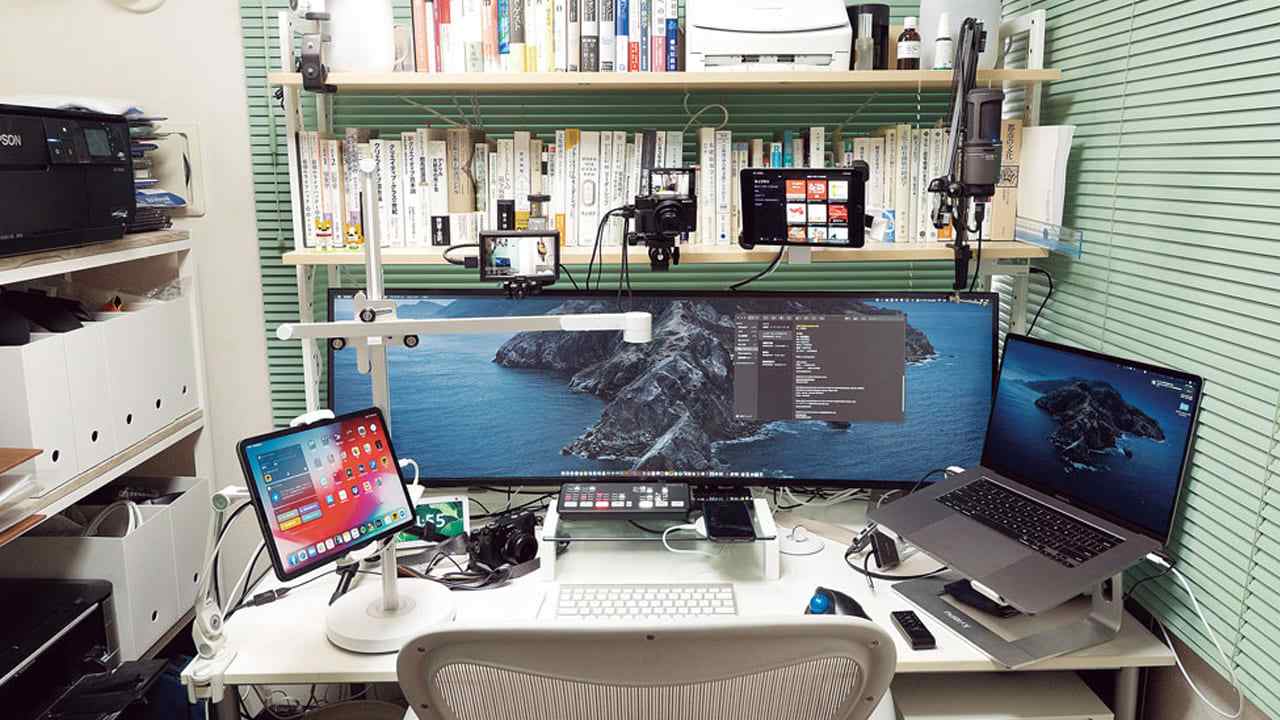 テレワーク達人の5畳書斎 タスク別に7つのディスプレイで効率化：日経