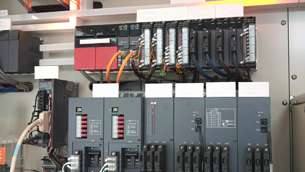 価格交渉歓迎！製作完了！電気工事業者用シーケンサー・タッチパネル