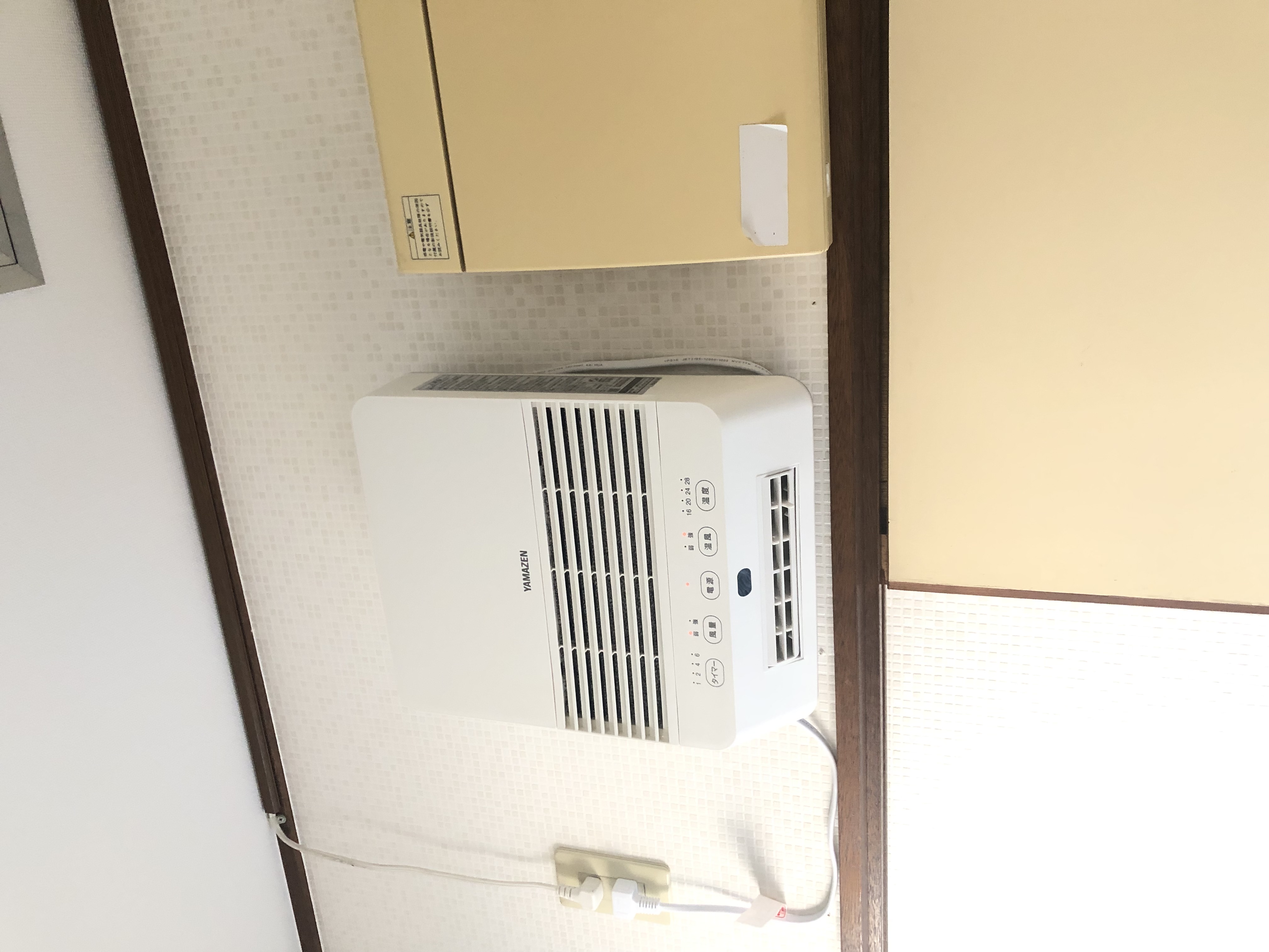 セラミックヒーター 壁掛け 大風量 温度センサー付き DFX-RK121(W