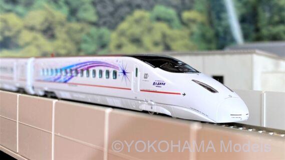 九州新幹線800系(流れ星新幹線)が入線しました。その後 修理から帰っ