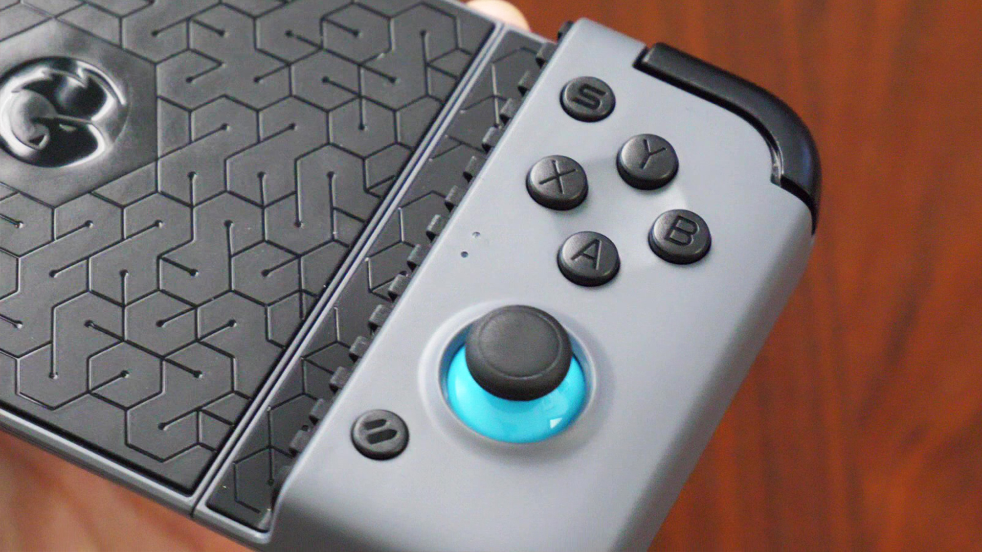 レビュー】王道のスマホ一体型コントローラー『GameSir X2 Bluetooth