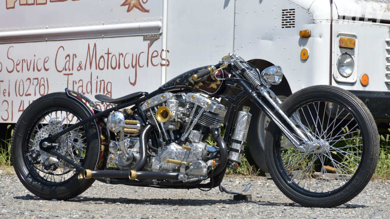 画像 No.2/13] [ハーレーカスタム]ショベルヘッドにタトゥー!? 全身に