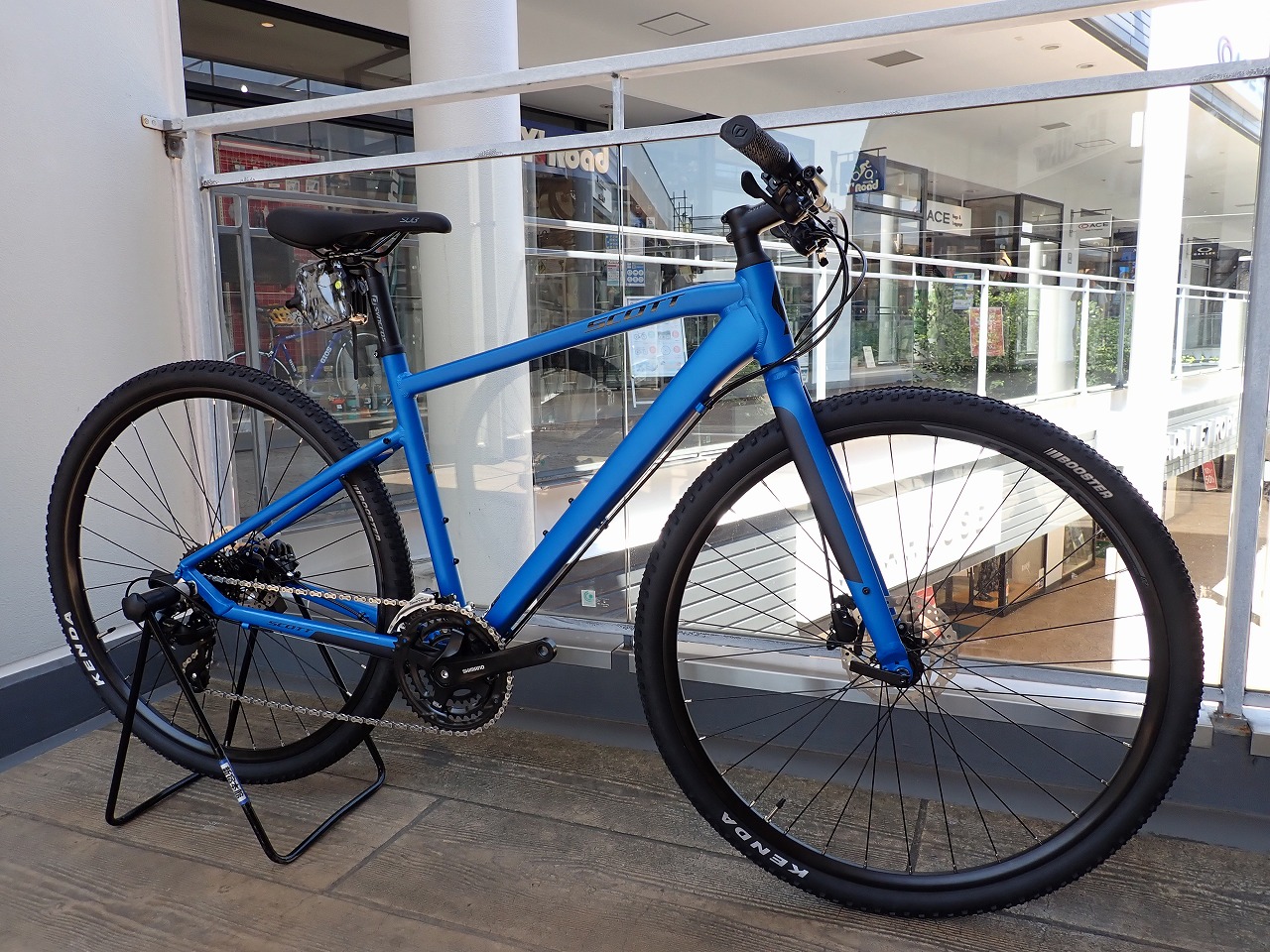 スタンド付きは数量限定！アウトレット特価で超お買い得なSCOTT