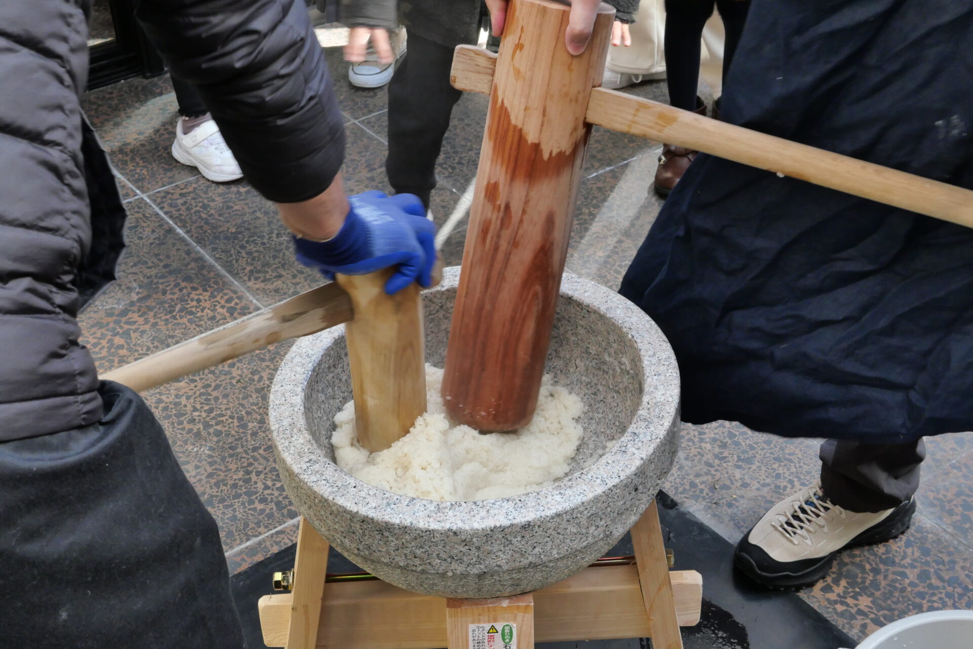 イベントレポート》1/12おもち大会〜つきたて生もちをもちもち食べる会