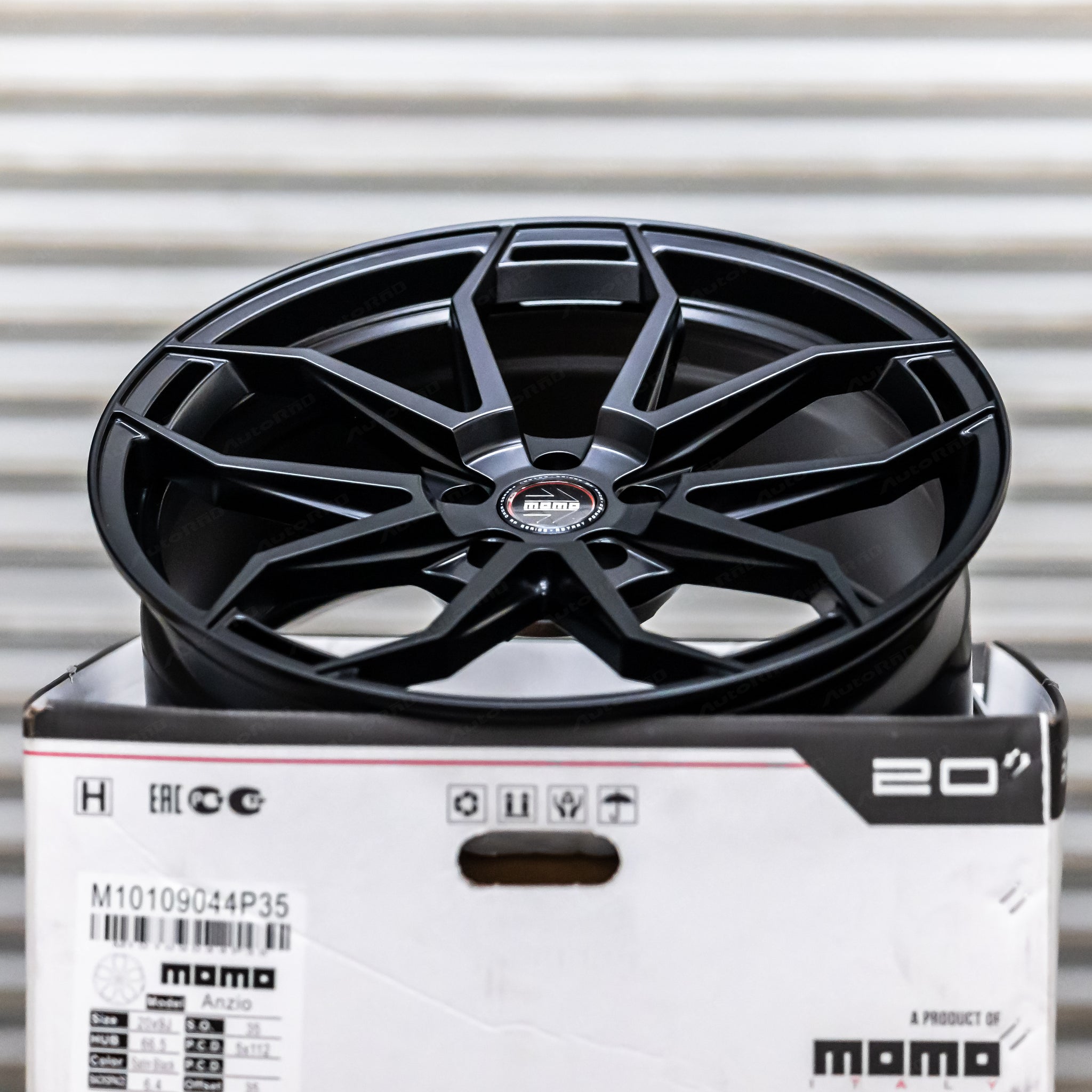 Momo Anzio Satin Black 20