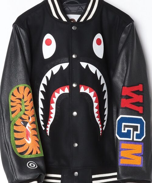 A BATHING APE（アベイシングエイプ） スタジャン SHARK VARSITY