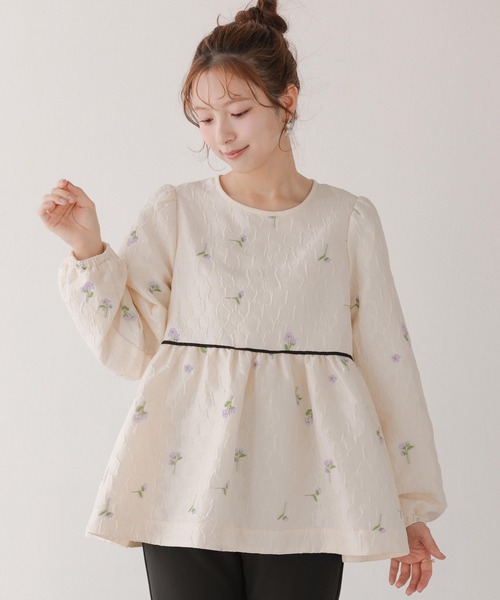 Fit more（フィットモア） フラワージャガードペプラムトップス