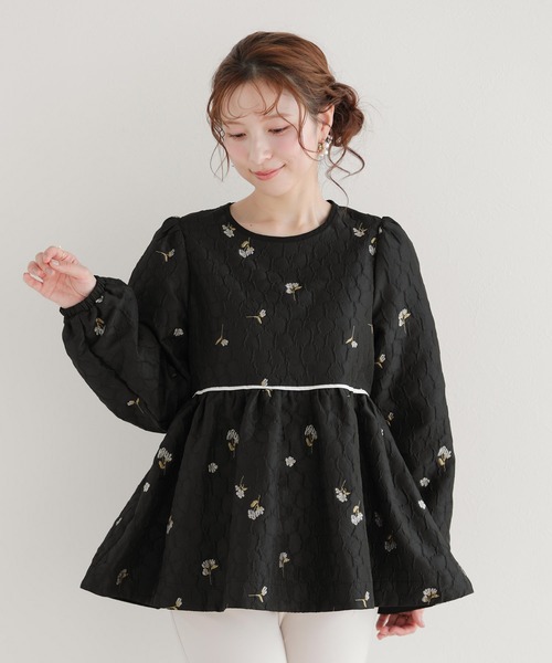 Fit more（フィットモア） フラワージャガードペプラムトップス