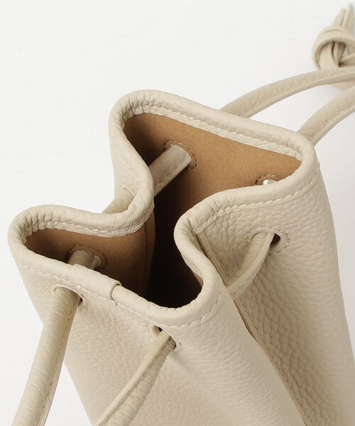 VASIC（ヴァジック） ショルダーバッグ - ベージュ レディース